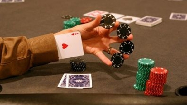 Обман в покере